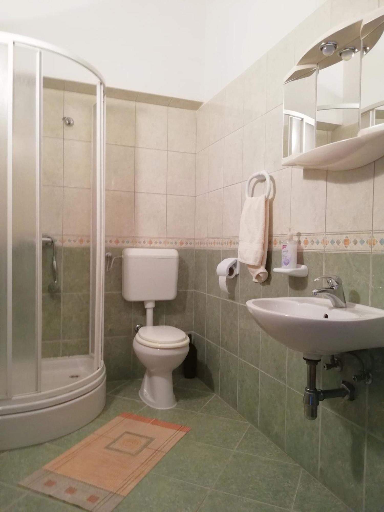 Apartments Roko Lalin Pakostane Ngoại thất bức ảnh